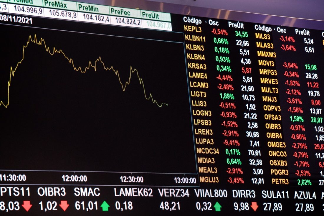 Ibovespa retoma 175 mil pontos impulsionado por Petrobras e Vale e registra volume recorde