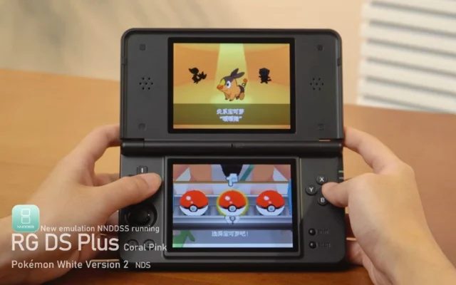 Gameplay do Anbernic RG DS Plus demonstra emulação de NDS, PS1, PSP, N64 e Dreamcast