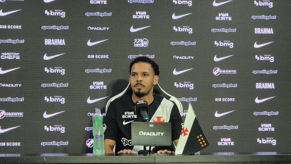 Gabriel: "Eu comecei tarde no futebol, em termos de clube. Joguei muito amador"