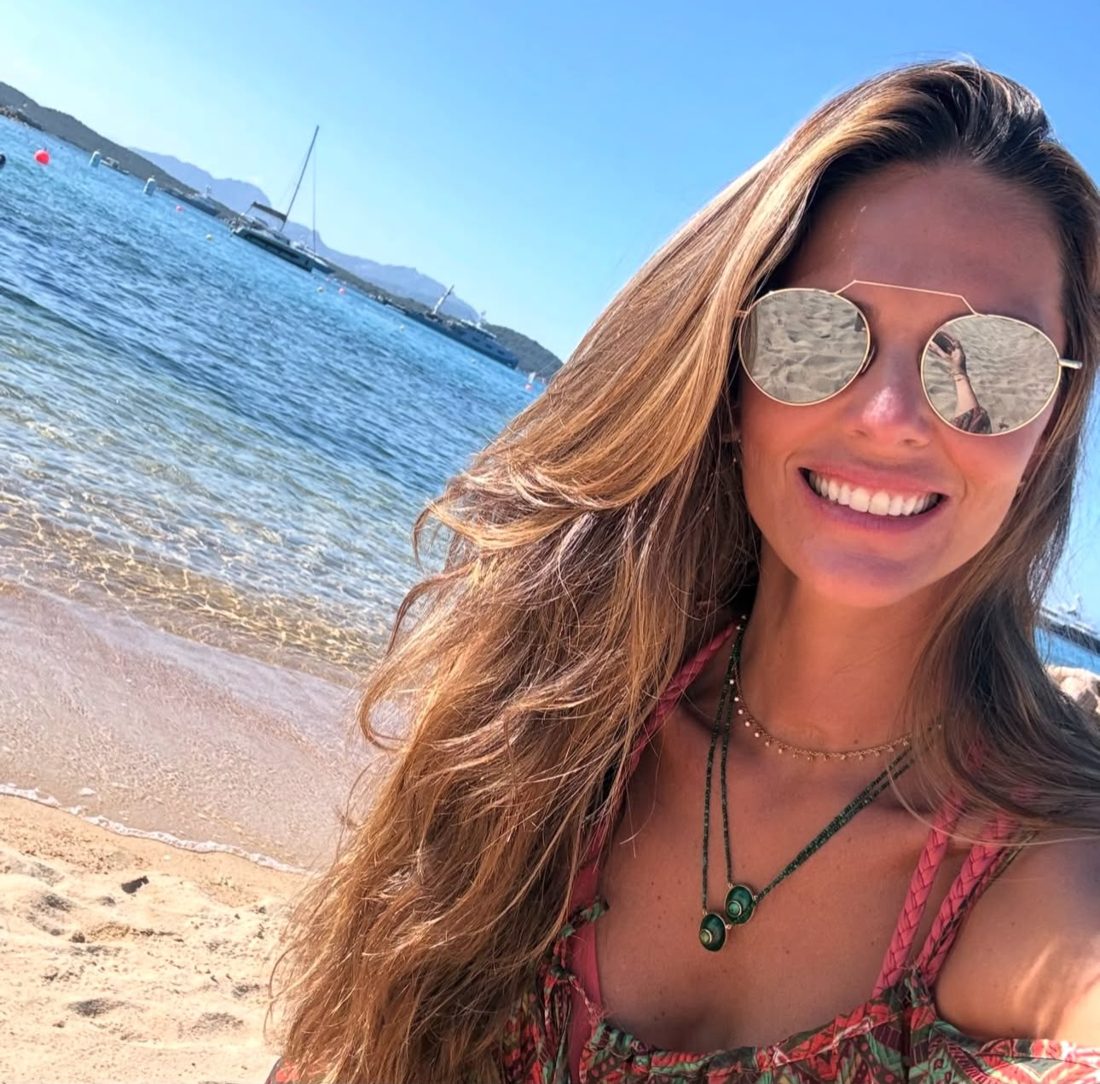 Daniella Sarahyba abre álbum de férias na Sardenha e desfruta de dias de descanso na Itália