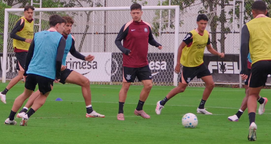 Corinthians se reapresenta no CT Joaquim Grava e encara desfalques contra a Chapecoense