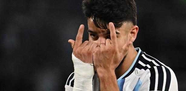 Argentina vence Bolívia por 4 a 0 sem Messi; Nico Paz brilha e Flaco López marca estreia