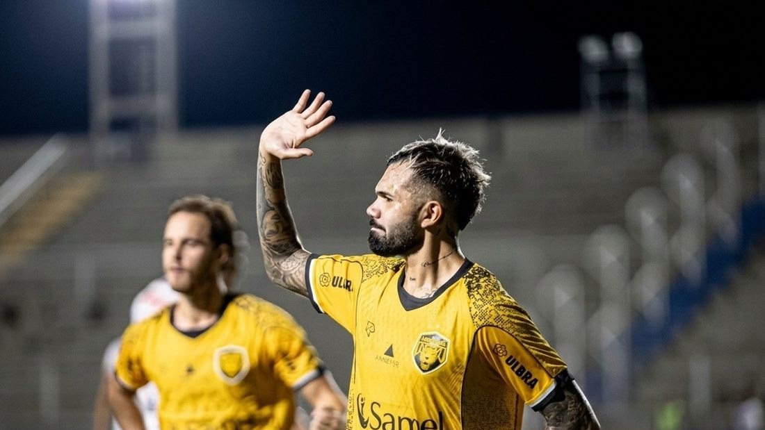 Ex‑atacante do Atlético de Madrid, vice‑artilheiro da Série C, rescinde com o Amazonas e fica livre no mercado