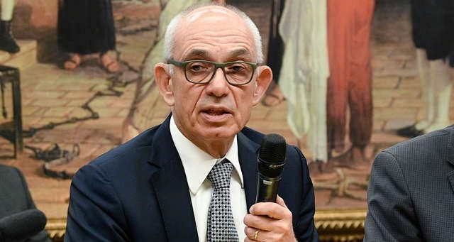 Novo CEO da CSN planeja vender ativos de cimento e siderurgia para reduzir dívida