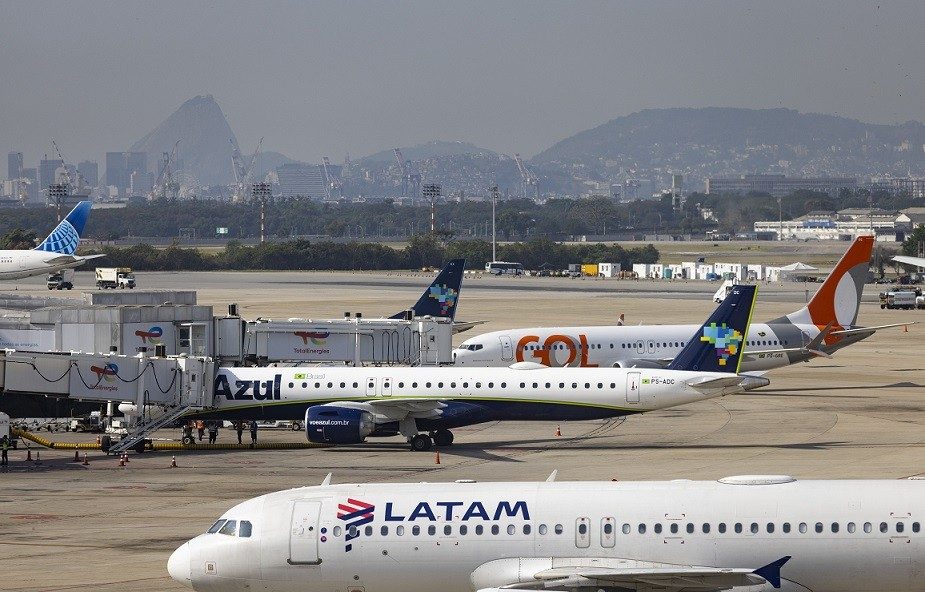 Companhias aéreas buscam classificação regional para reduzir imposto na nova reforma tributária