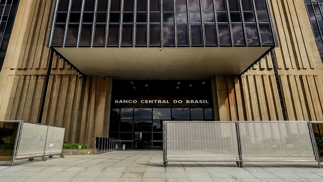 Banco Central aprova regras que limitam ofertas de crédito a consumidores vulneráveis e cria painel de dívidas