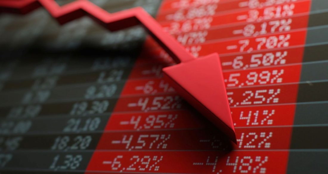 Ibovespa em dólar supera apenas a bolsa argentina em agosto, mas recua 2,33% na moeda americana