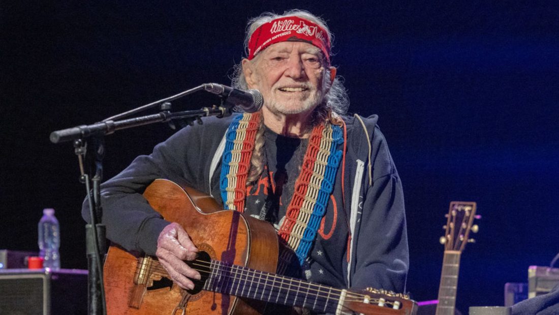 Willie Nelson Reflete Sobre Vida e Amor em Novo Livro