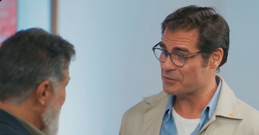 Por Você: Gabriel desconfia que Junqueira esteja roubando o hospital