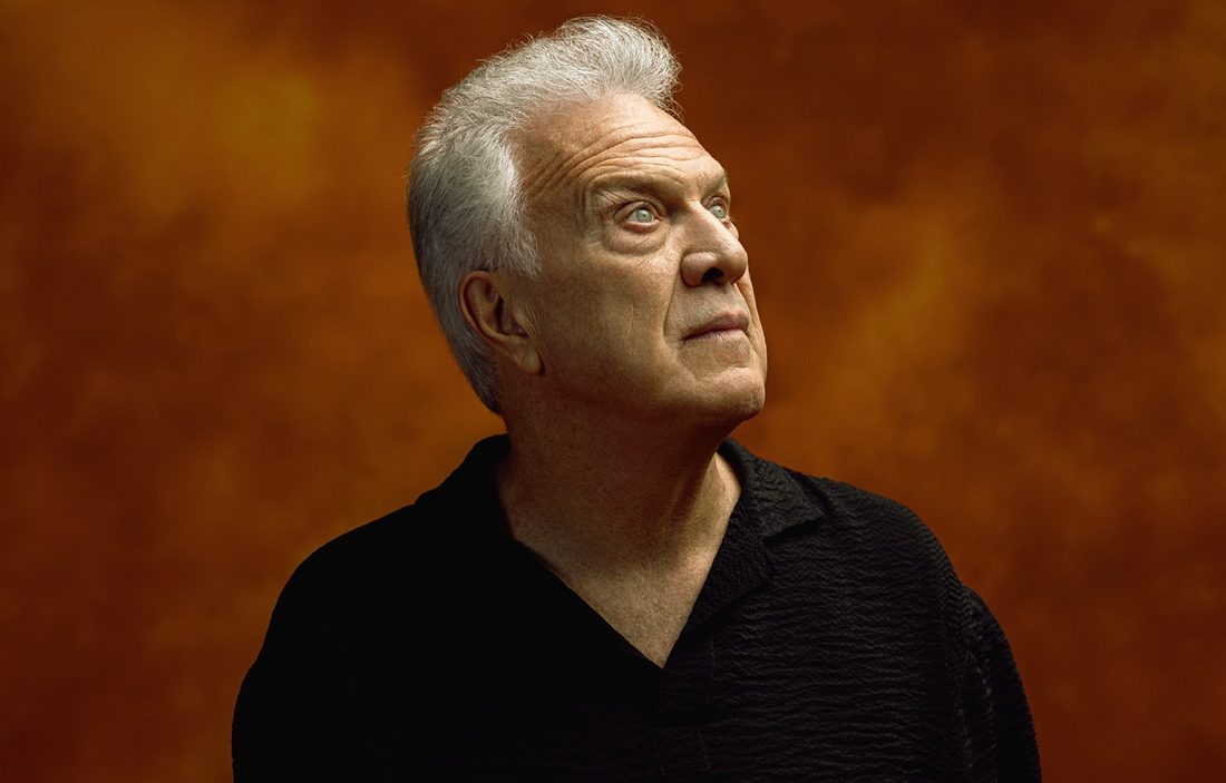 Pedro Bial, 68, revela problema de saúde ligado ao cigarro e se declara "arrependimento ambulante"