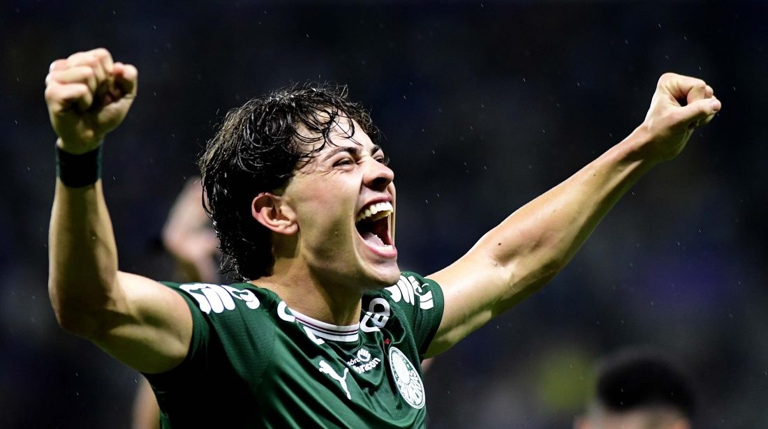 Palmeiras goleia Corinthians por 4 a 1 e consolida novos protagonistas