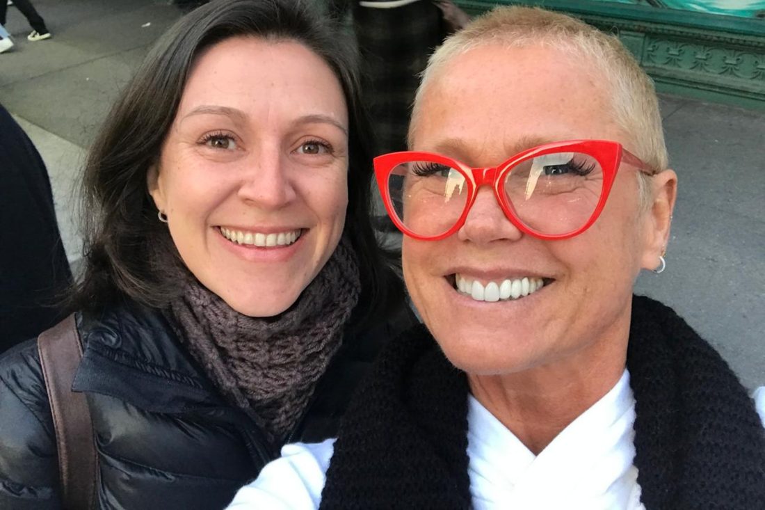 Fã de Xuxa viaja de Nova York a Curitiba para assistir ao show e leva a nave da artista tatuada na pele