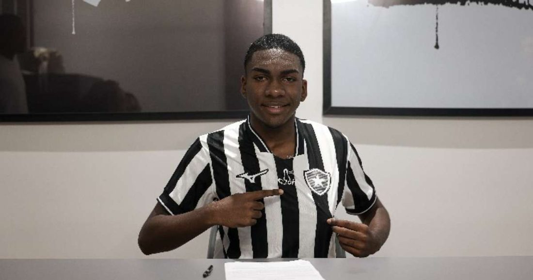 Botafogo oficializa contratos de formação de dois zagueiros e encerra janela com nove reforços no elenco principal
