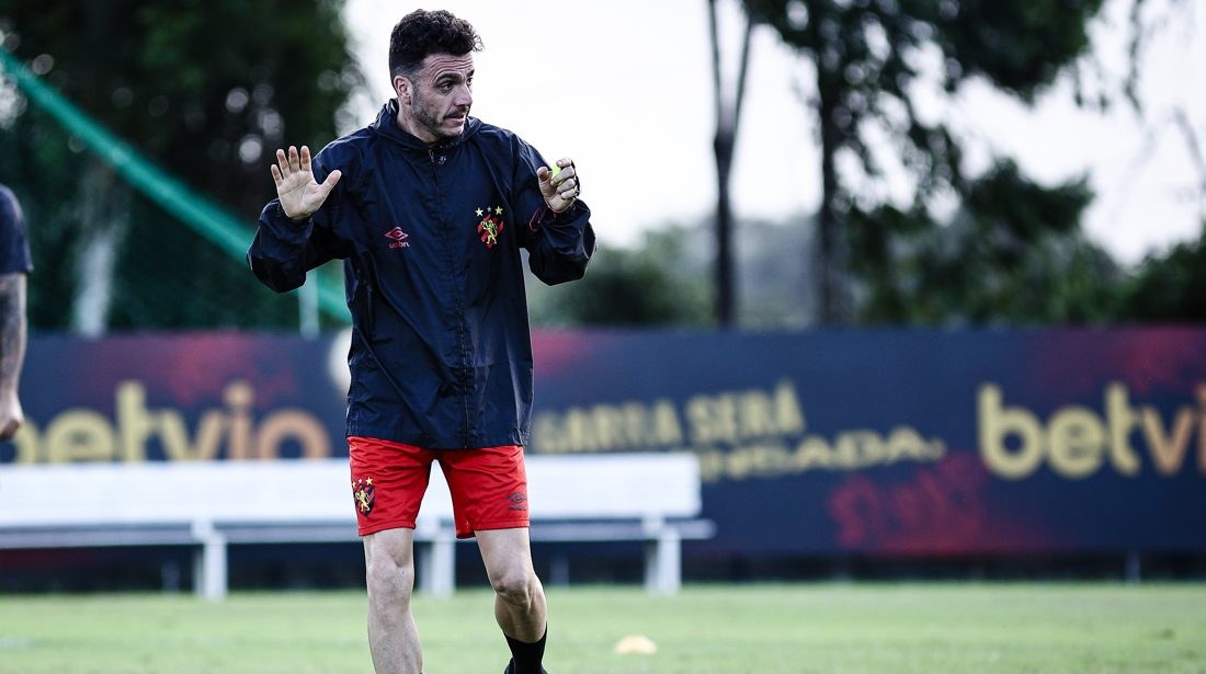 Sport inicia negociações para contratar Mariano Soso e busca definição antes da partida contra a Ponte Preta