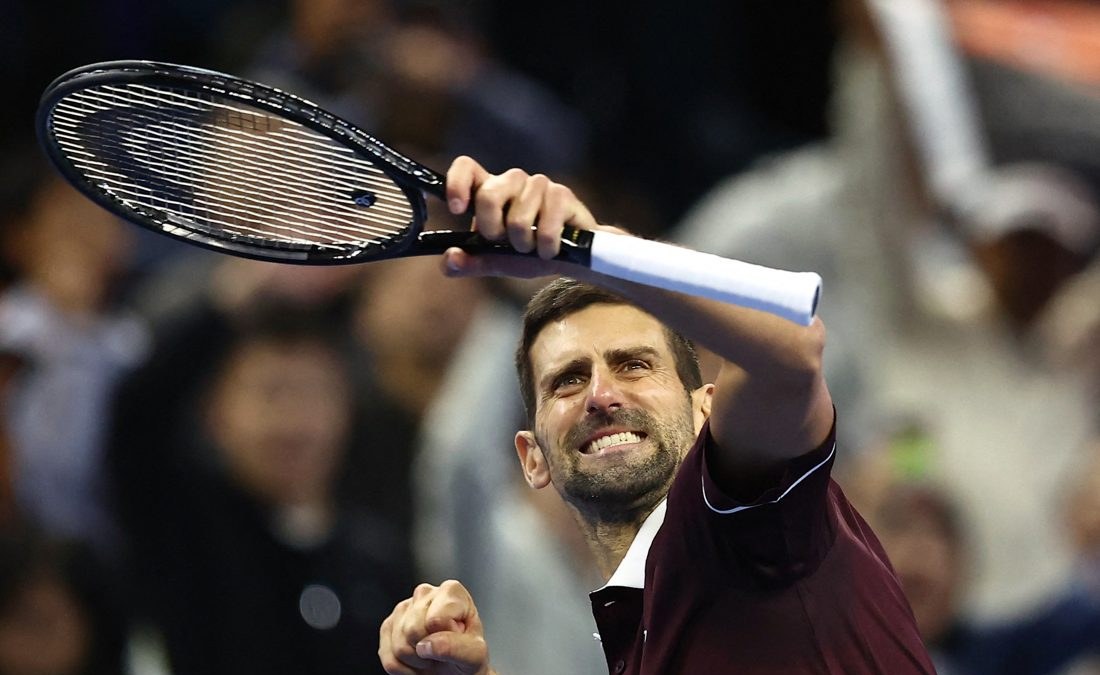 Novak Djokovic supera virada e iguala recorde de Rafael Nadal ao avançar às quartas de final em Pequim