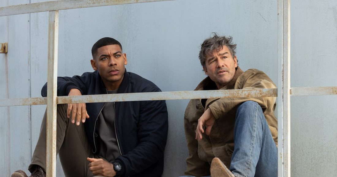 Aaron Pierre e Kyle Chandler exaltam série 'Lanternas' da HBO e destacam força das diferenças