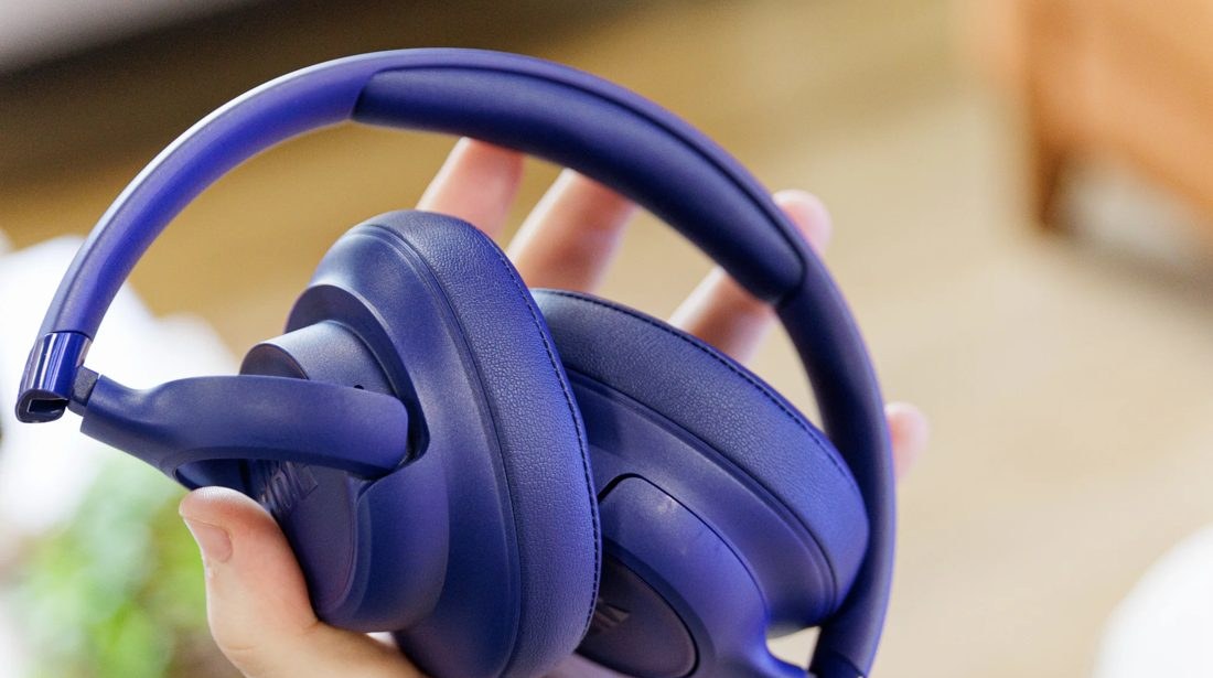 JBL Tune 730BT impressiona com bateria que quase não se esgota, mas deixa a desejar nos graves