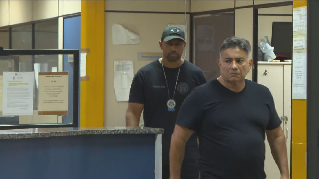Ex‑delegado da PF investigado no caso Marielle é preso por tentativa de furto de R$ 500 em supermercado da Barra da Tijuca
