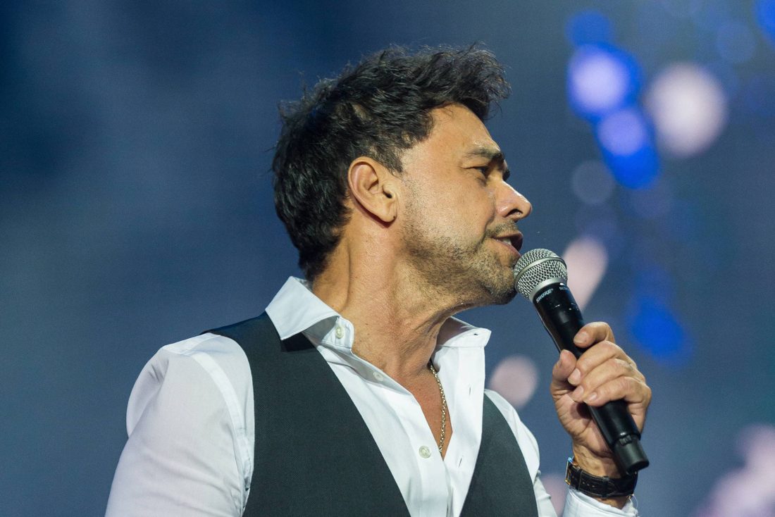 Zezé Di Camargo afirma que Rick está ao lado direito de Deus e torce para que Brasil siga à direita