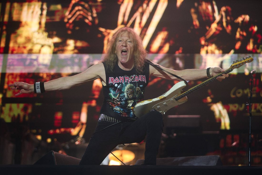 Iron Maiden faz show para fãs aguerridos em noite de eleição histórica em São Paulo