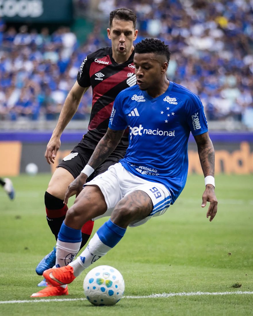 Galeria de fotos do confronto entre Cruzeiro e Athletico-PR na 26ª rodada do Brasileirão