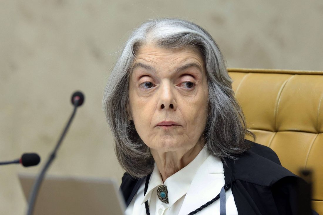 Ministra Cármen Lúcia pede desculpas no STF e gera reações divergentes entre juristas