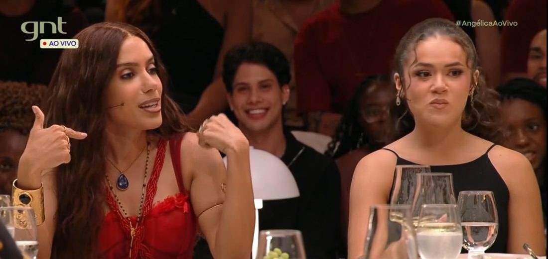 Anitta fala sobre remoção de tatuagens e revela quais homenagens à família vai manter