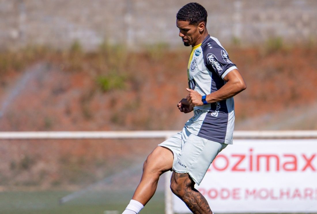 Mirassol anuncia volta de Denilson e ajustes no time para enfrentar o Palmeiras