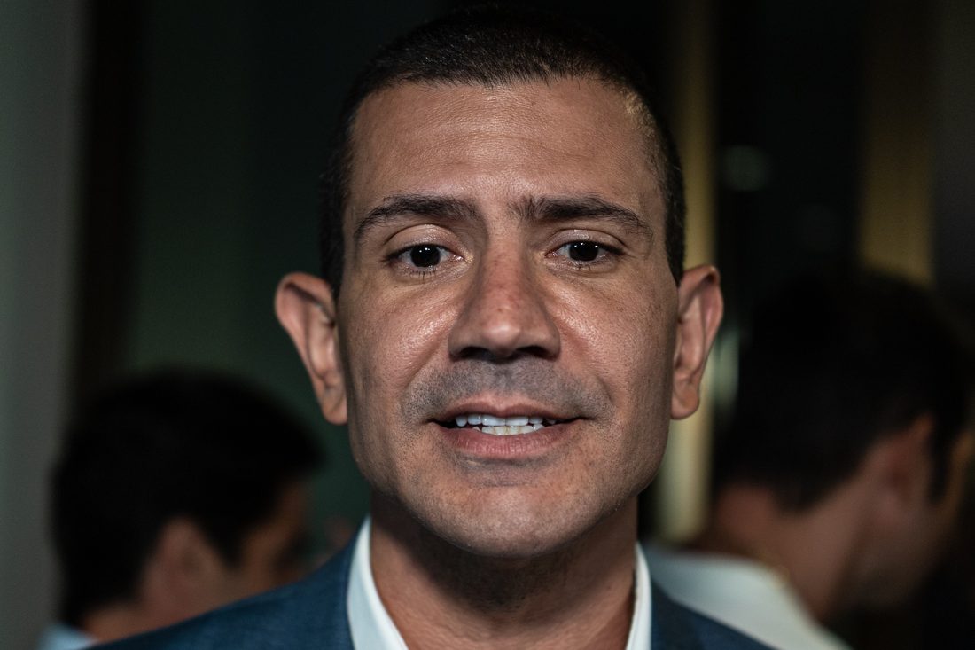 Douglas Ruas será investigado antes de assumir o governo do Rio, mesmo após prisão de cinco ex-governadores