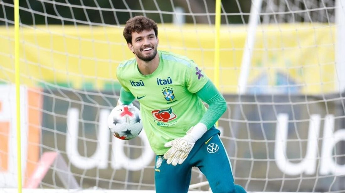 Otávio, o “garoto maravilha”, recebe elogios da imprensa espanhola e de Felipe Melo e é convocado por Ancelotti