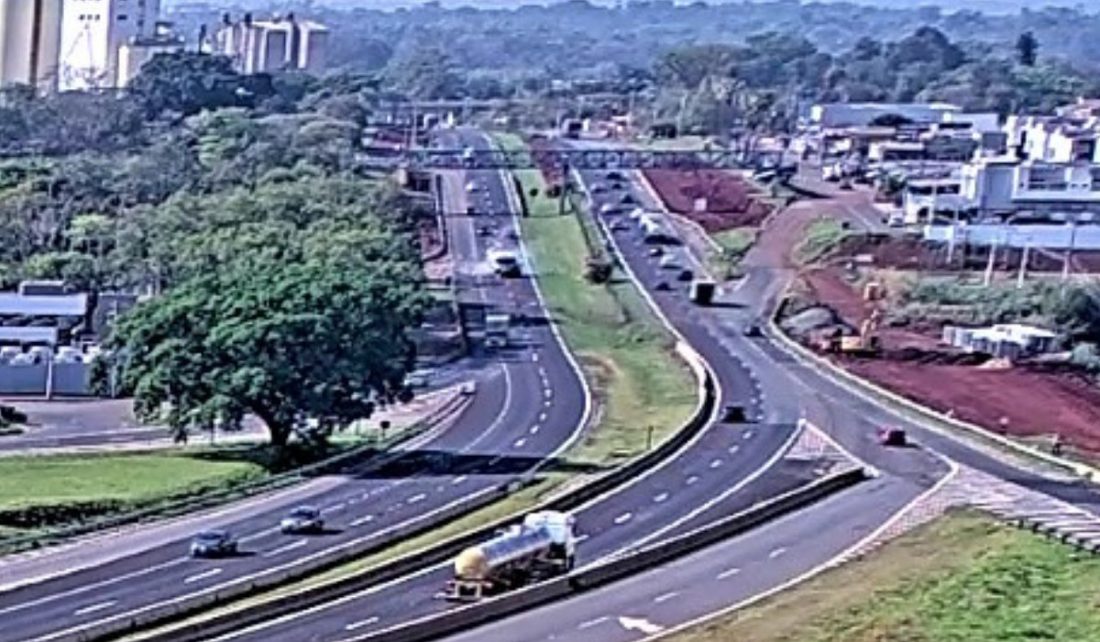 Motorista de 49 anos morre ao colidir de frente com carreta na Rodovia Zeferino Vaz, em Paulínia