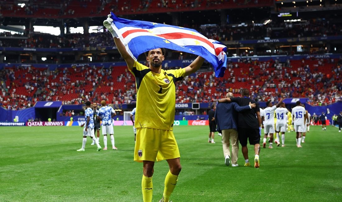 Goleiro Vozinha fala sobre perda de privacidade e prefere vida antes da fama após estreia no Colo‑Colo