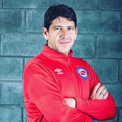 Diretor do Argentinos Juniors afirma que negociação com o Vasco por Alan Lescano está próxima de ser concluída