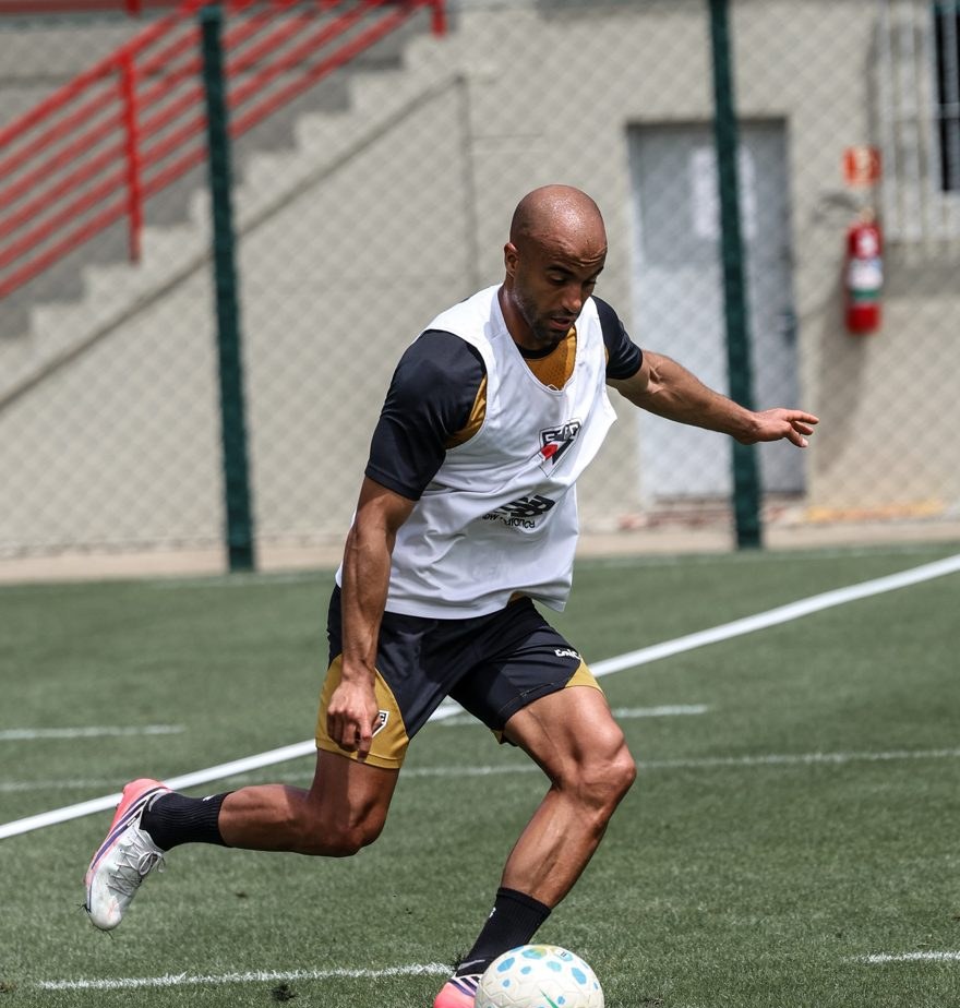 Lucas Moura realiza teste final no CFA de Cotia e se prepara para retornar ao São Paulo contra o Vitória