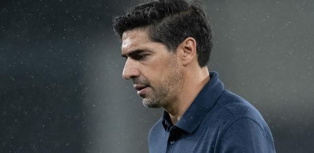 Abel Ferreira questiona microfones e exige igualdade de critérios após empate do Palmeiras com o Botafogo