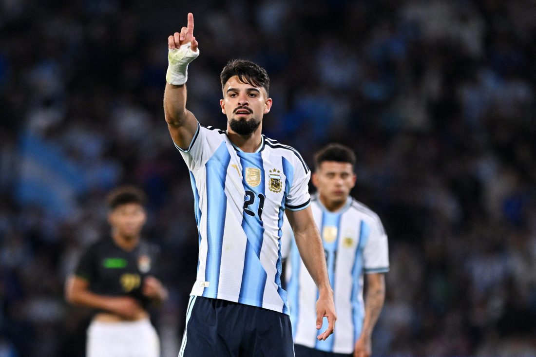 Palmeiras tem dois jogadores analisados pela imprensa argentina após goleada sobre a Bolívia