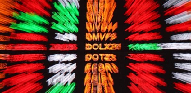 Dólar cai a R$ 5,08 e Bolsa recua com petróleo abaixo de US$ 100