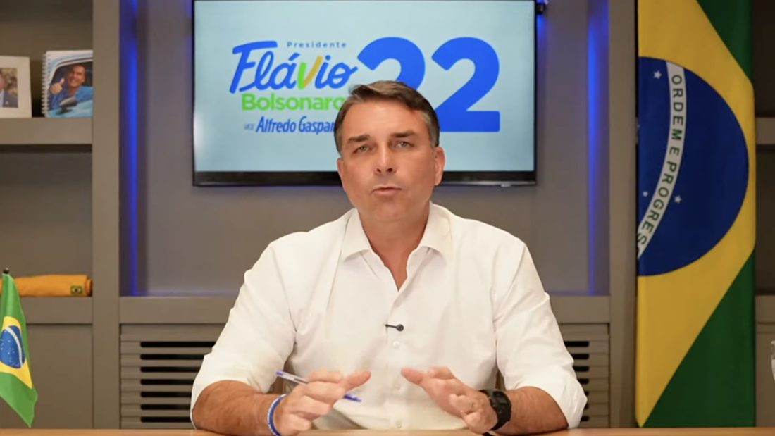 Jingle produzido por IA na Bahia direciona críticas a Flávio Bolsonaro