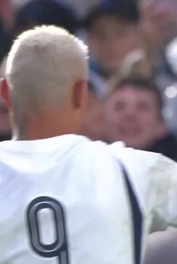 Richarlison pede respeito e deseja voltar ao Everton após marcar pelo Tottenham
