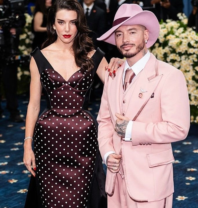 J Balvin e Valentina Ferrer anunciam fim de namoro de oito anos