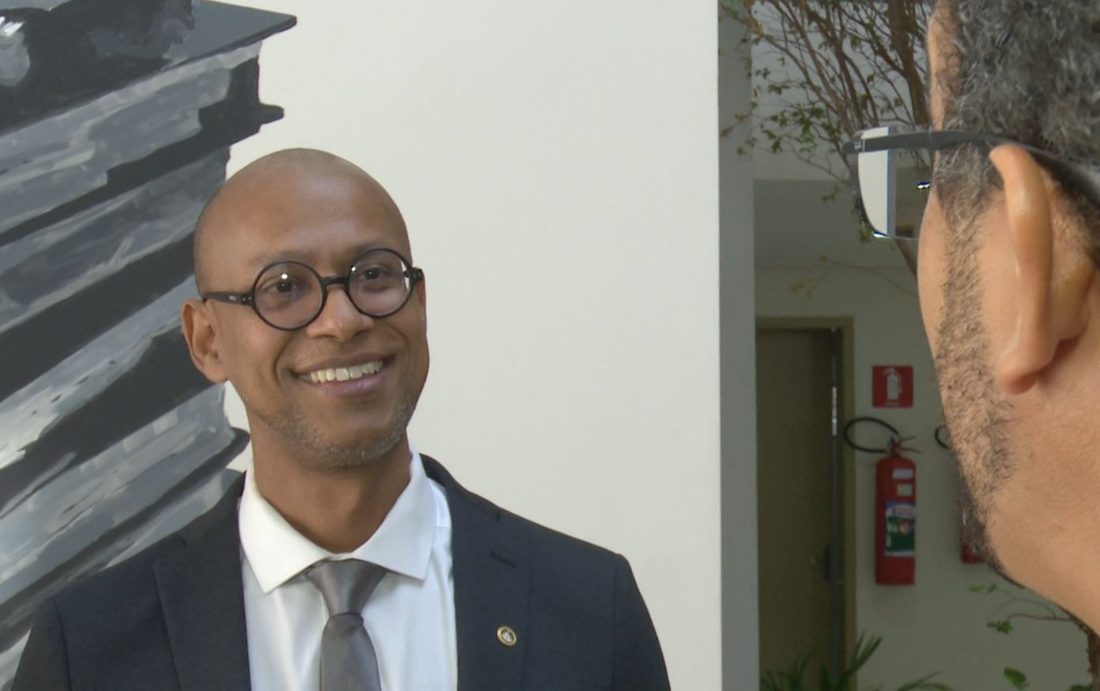 Juiz Robson José dos Santos é demitido pelo TJ-RO após 12 condutas inadequadas; defesa alega racismo e irregularidades