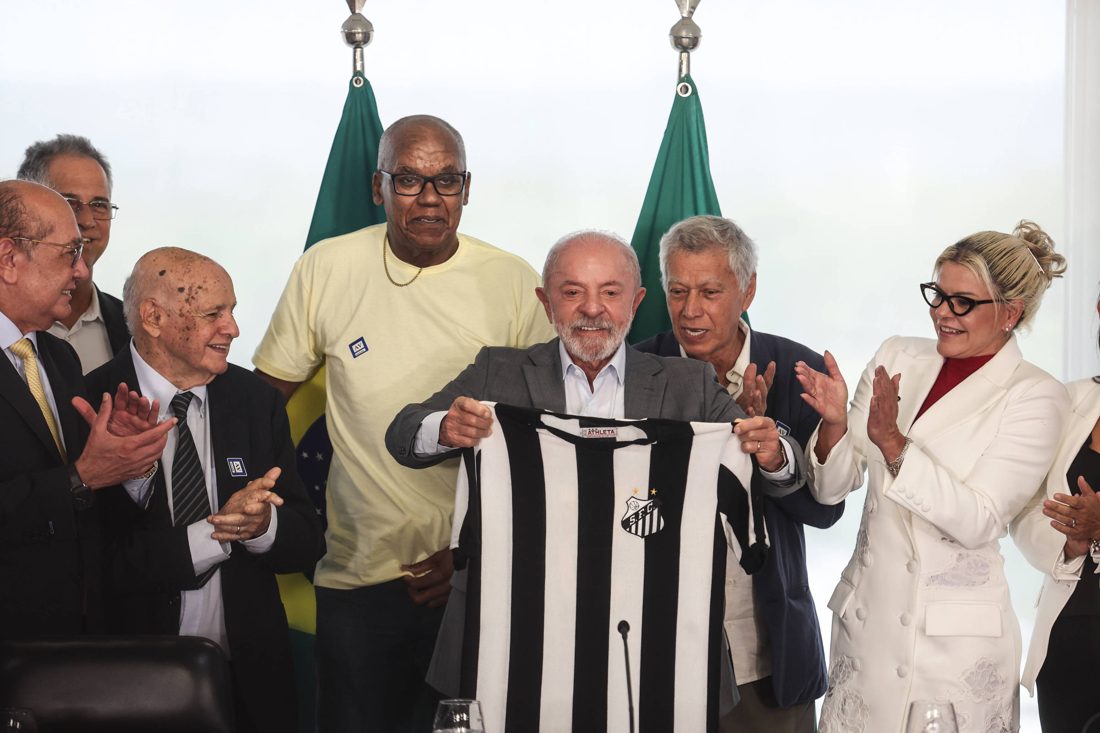 Lula assina cessão onerosa de terreno do centro de treinamento do Santos
