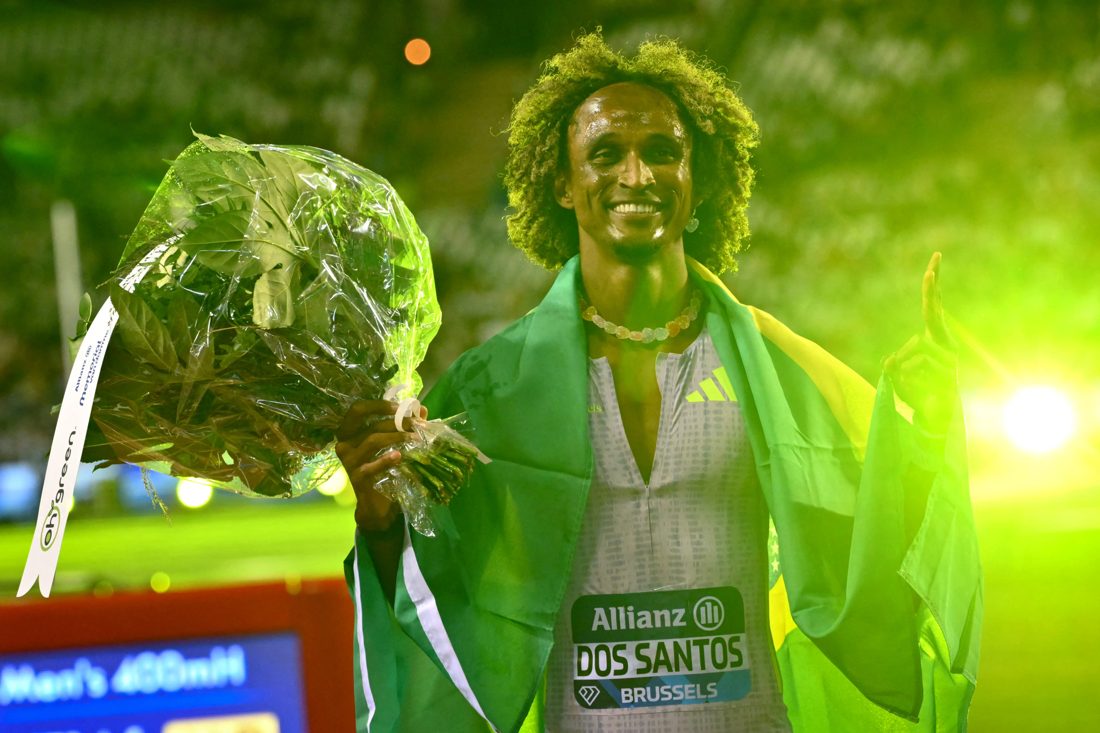 Alison dos Santos conquista tricampeonato da Diamond League em Bruxelas, bate recorde da etapa
