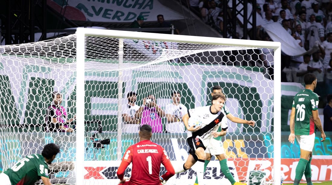 Colidio estreia como camisa 9 do Vasco e impressiona contra o Palmeiras