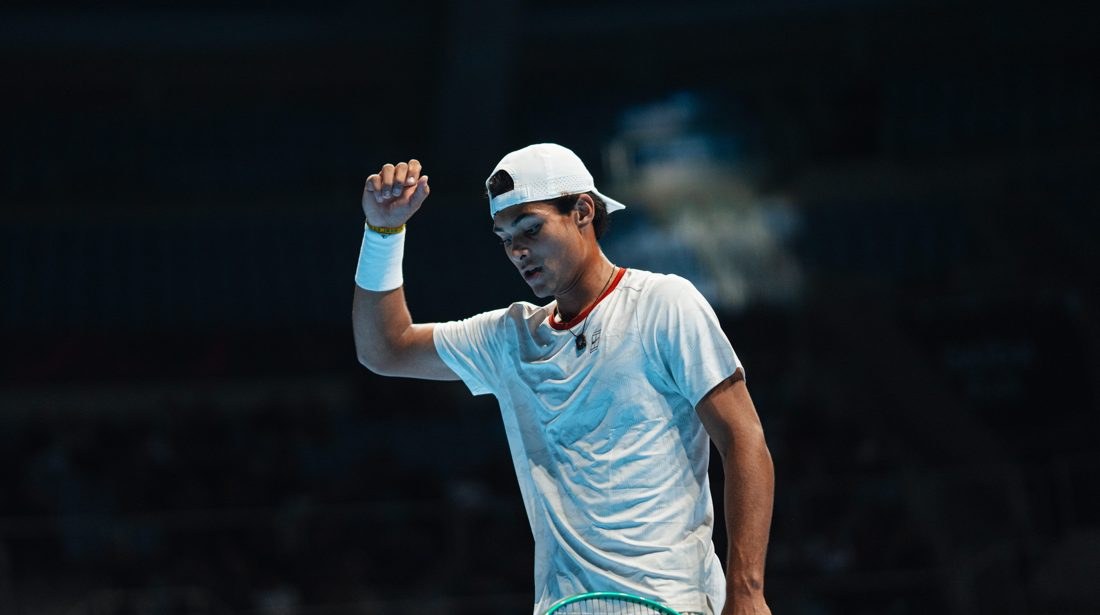 Guto Miguel avança à semifinal do Challenger de Kingston e atinge 660 no ranking ATP; Victória Barros e Nauhany Silva se enfrentam nas quartas do W35 de Barueri