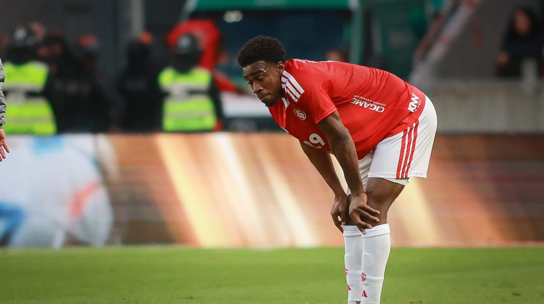 Internacional e Remo despencam nas chances de permanência após derrotas em casa na 26ª rodada