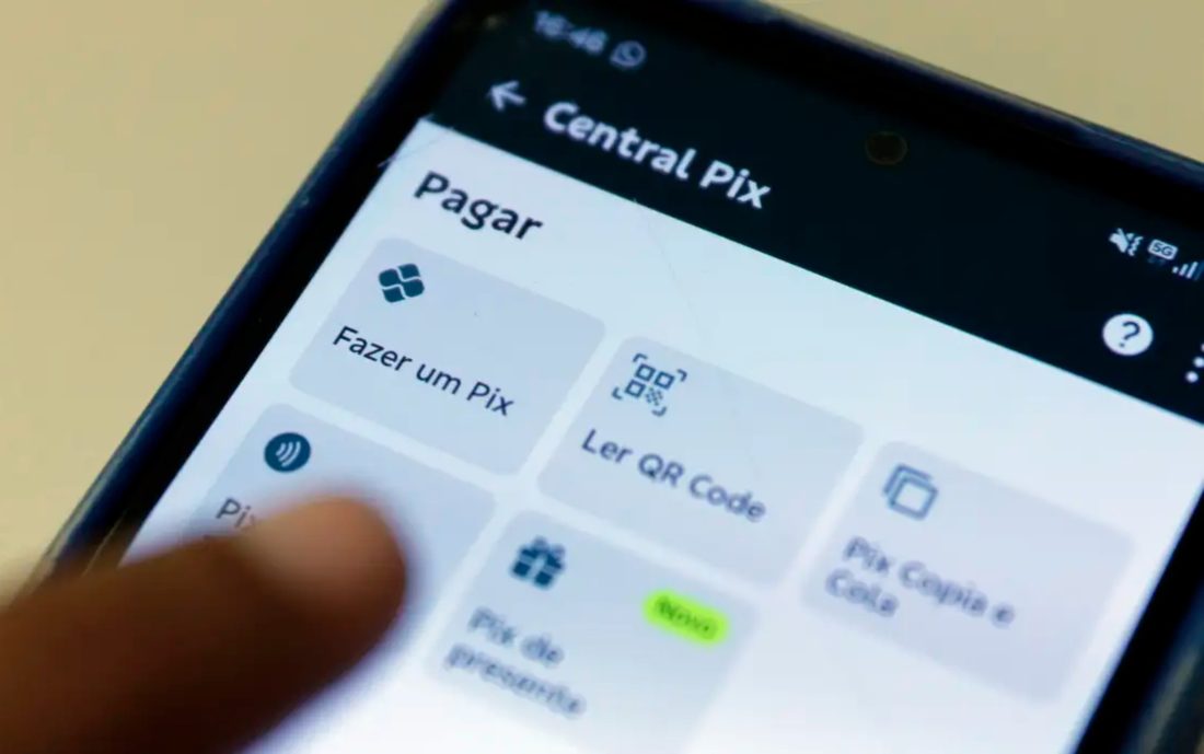 Homem é indiciado após recusar devolução de R$ 723,63 recebidos por engano via Pix em Minas Gerais
