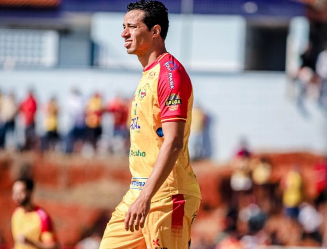 Leandro Damião reforça Vila Helena e forma dupla com Paulinho, ex‑Flamengo, na Série Ouro 2026