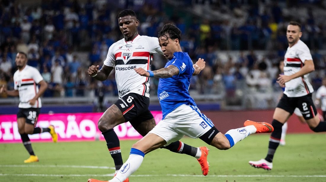 Cruzeiro retoma liderança do returno do Brasileirão 2026 ao vencer o São Paulo por 2 a 0