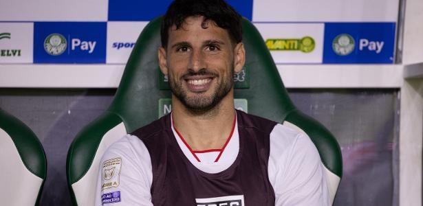 Calleri fica como reserva no Choque-Rei: lesão, suspensão e estratégia de Dorival